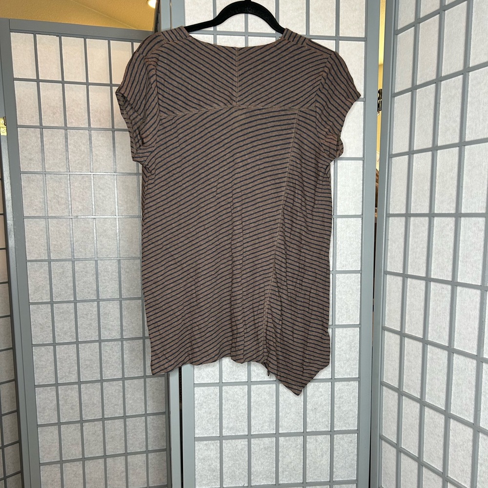NWT Anthropologie Postmark Striped V-Neck Taupe and Navy Top - Picture 5 of 5